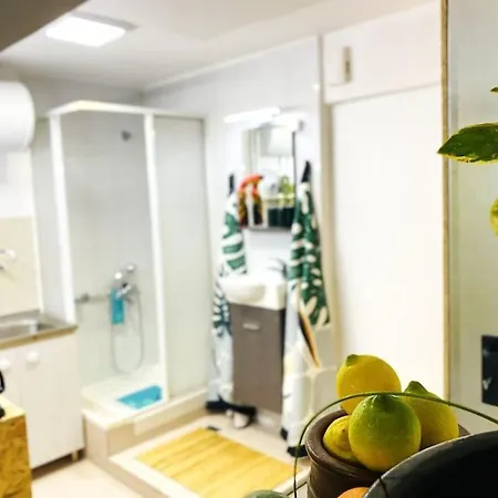 شقة Urbanjungle-studio σε ξέφωτο μες στην πόλη باترا