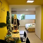 公寓 Urbanjungle-studio σε ξέφωτο μες στην πόλη