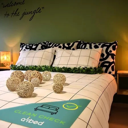 Urbanjungle-studio σε ξέφωτο μες στην πόλη Apartman *